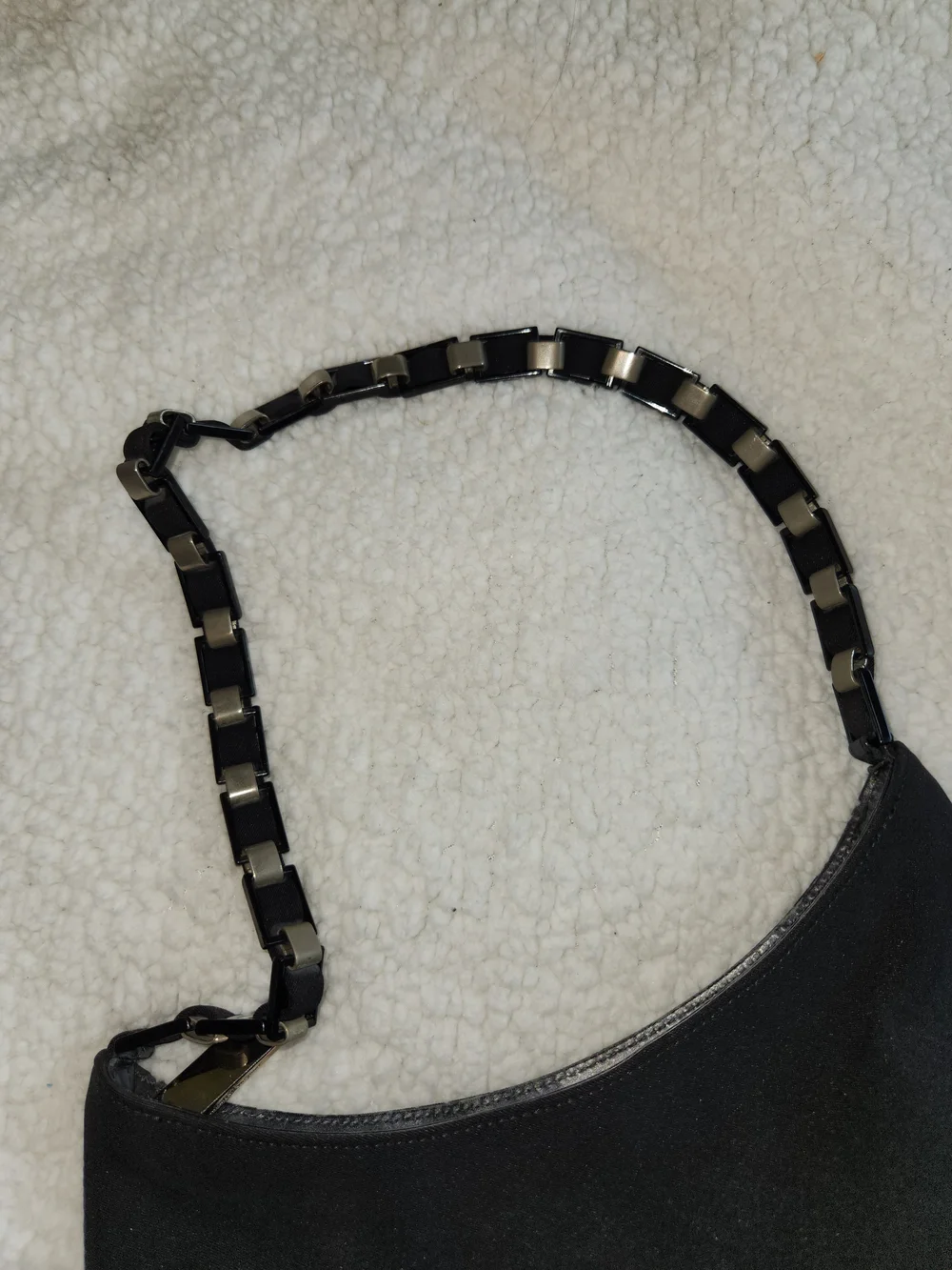 Salvatore Ferragamo Classic Black Shoulder Bag with Chain-Link Strap